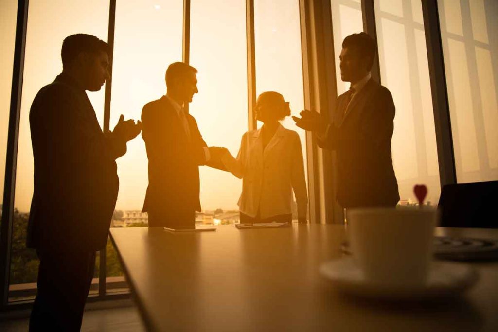 O que é B2B? Veja exemplos de business to business